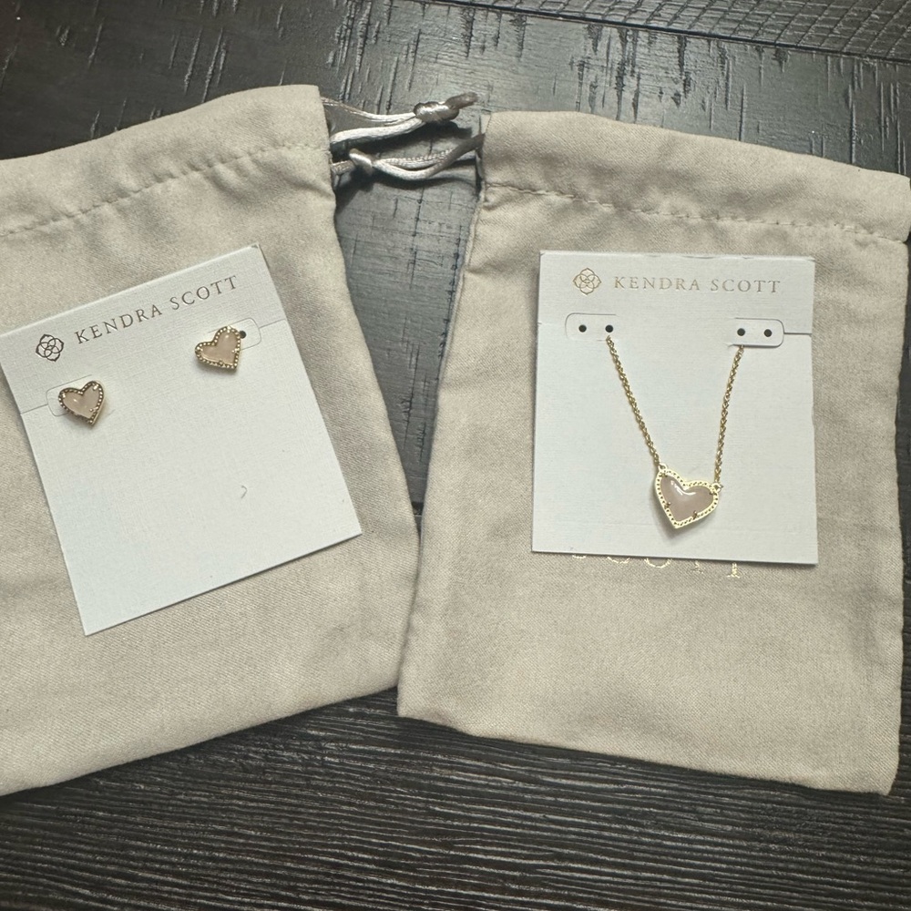 Kendra Scott Gold Heart Earrings